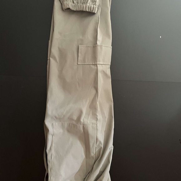 Shein grey long cargos -Size: Petite XS - Picture 3 of 3